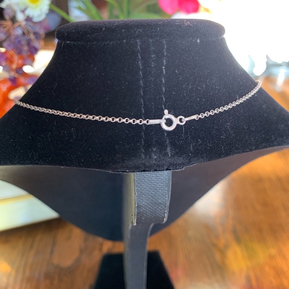 8mm Hand Knotted Pearls (7) on an Italian Sterling Silver 925 16” Neckla… - Picture 3 of 4